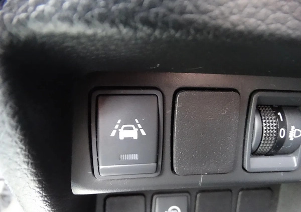 Nissan Qashqai cena 79900 przebieg: 49543, rok produkcji 2018 z Brzeszcze małe 106